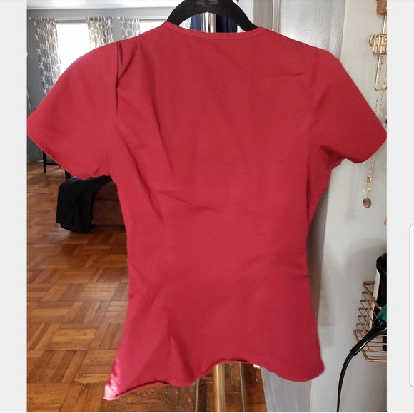 Jaanuu Rose Wine Tulip Scrub Top - Picture 4 of 4